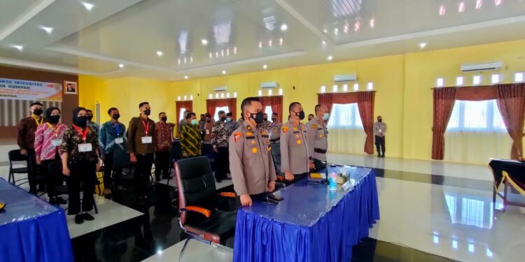 Panitia dan Peserta Seleksi Calon Anggota Polri T.A 2021 di Polres Kampar Tandatangani Pakta Integri