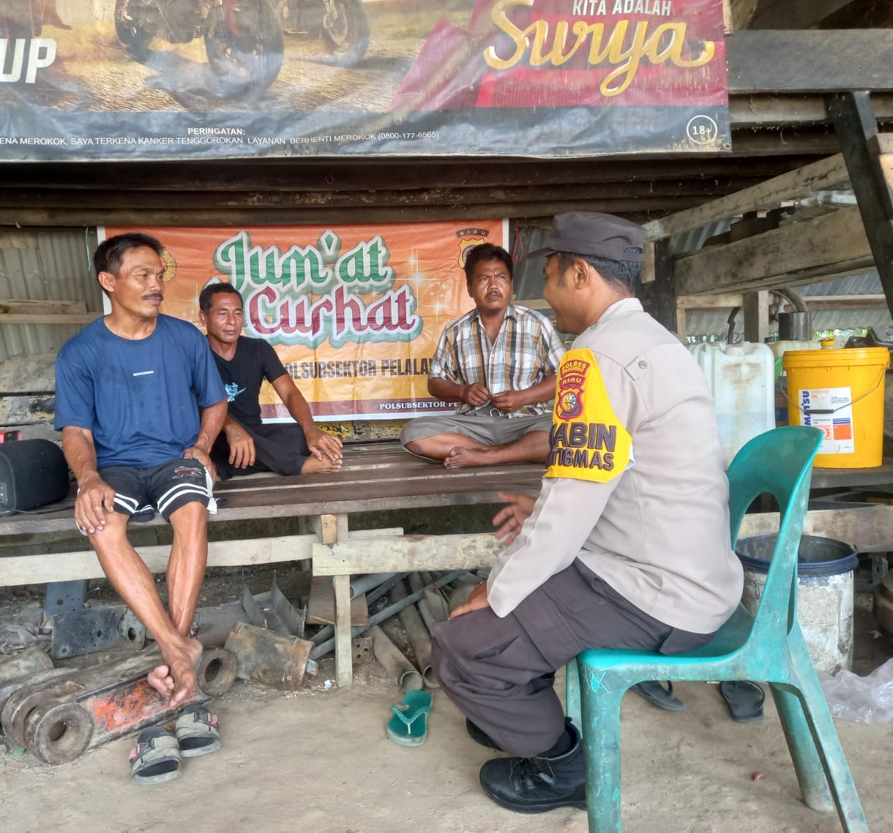 Bhabinkamtibmas Polsubsektor Pelalawan Menggelar Kegiatan Jumat Curhat Dalam Rangka Cipta Kondisi OPS Tertib Ramadhan 1445 H Tahun 2024