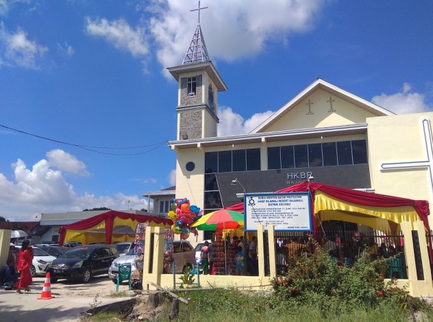 Pelaksanaan Natal di Gereja HKBP Rajawali Tampan Aman