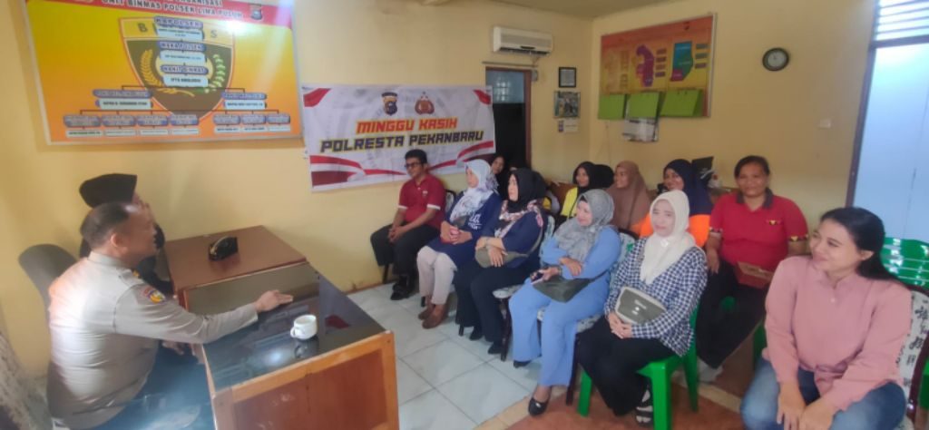 Minggu Kasih Polresta Pekanbaru: Dekatkan Diri dengan Masyarakat di Kecamatan Limapuluh