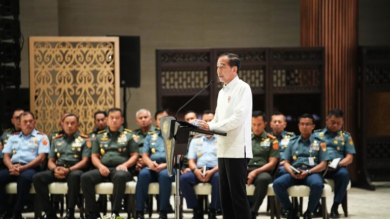 Presiden Jokowi Tekankan Peran Vital TNI-Polri dalam Menjaga Stabilitas Nasional di Tengah Ketidakpastian Global