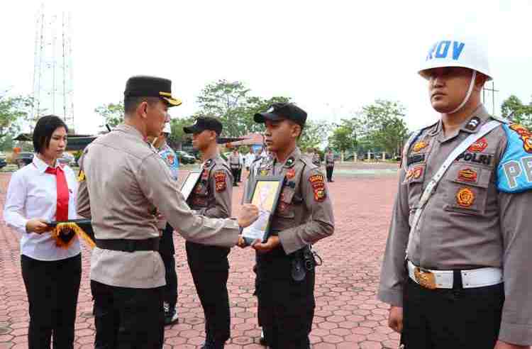 Terlibat Kasus Narkotika, Dua Anggota Bintara Polres Rohil di Pecat