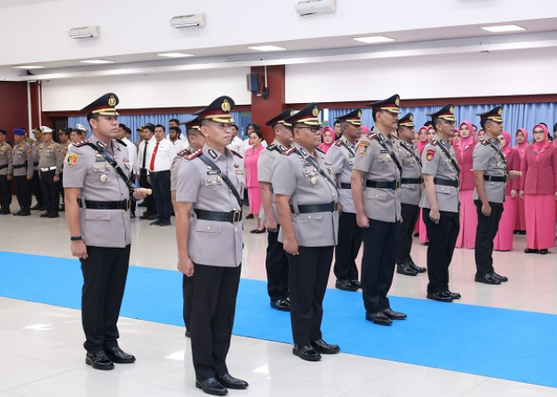 Kapolda Riau Pimpin Sertijab Dirintel, Kabid Humas hingga 4 Kapolres
