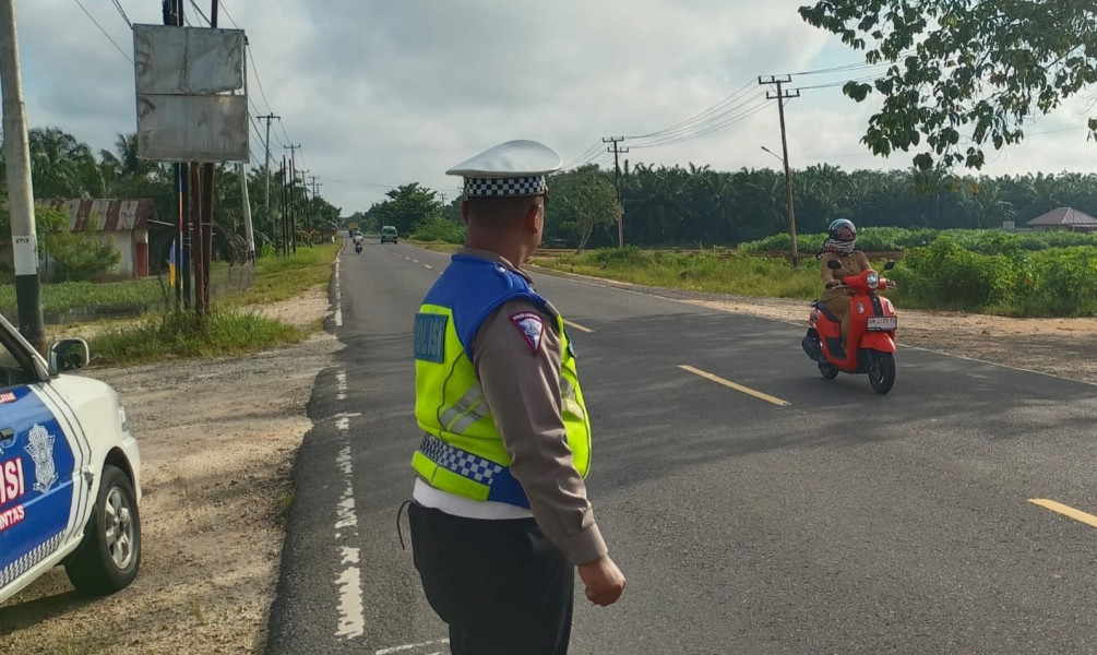 Personel Pospam dan Posyan Polres Inhu aktif Patroli Titik Rawan Laka