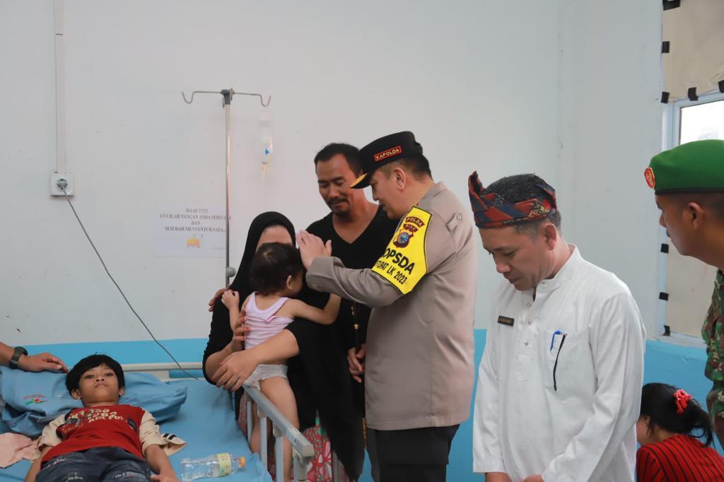 Pasca Laka Laut Yang Dialami SB. Evelyn  Calisca 01 Kapolda Riau Tinjau Langsung Kelokasi Dan Berikan Semangat Bagi Para Korban