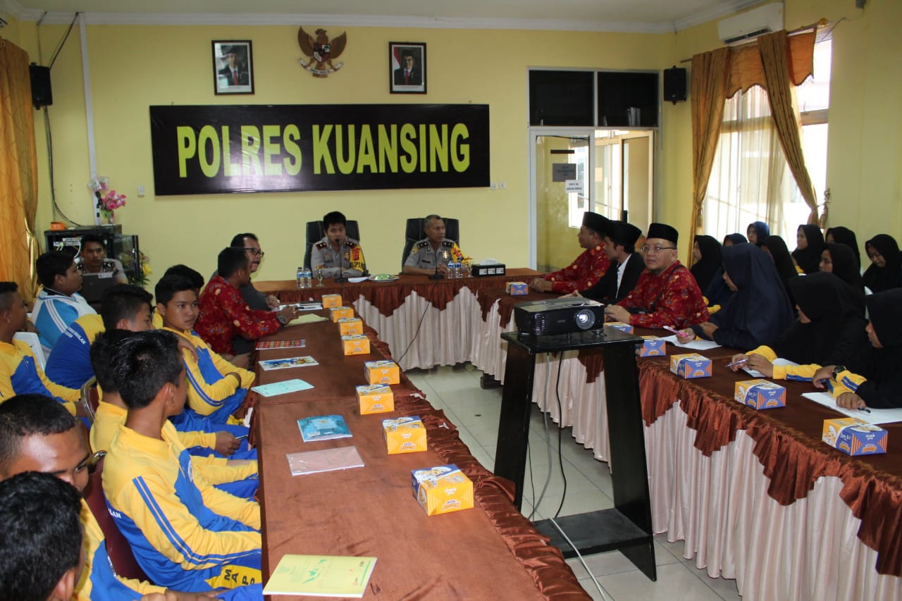 Kegiatan Sosialisasi Tentang Bahaya Narkoba dan Persiapan Penerimaan Anggota Polri di Kuansing