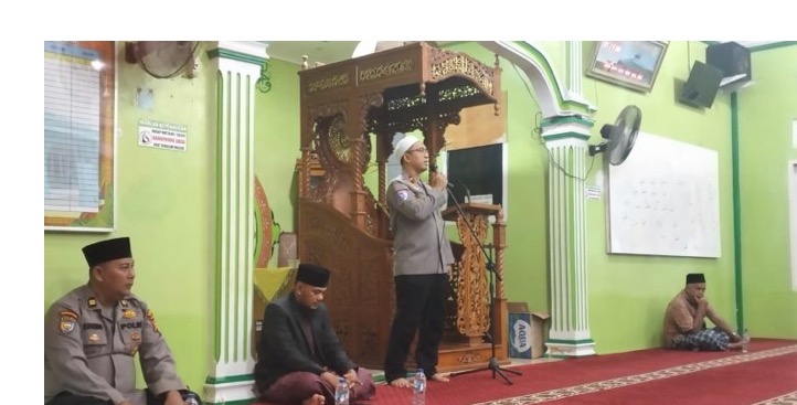 Cuaca Hujan, Kapolsek Tualang Tetap Komitmen Laksanakan Subuh Keliling di Masjid At Taqwa