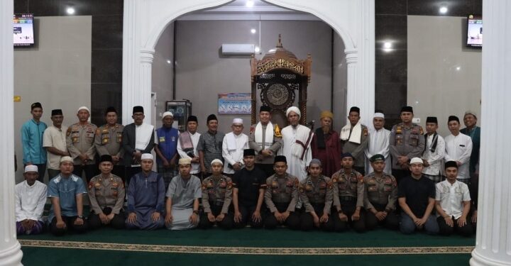 Rutin Laksanakan â€œSubuh Keliling Harmoniâ€ Selama Bulan Suci Ramadhanâ€: Kapolres Pelalawan Sampaikan Pesan Kamtibmas Kepada Masyarakat