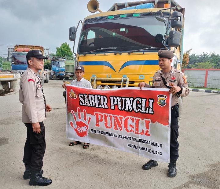 Cegah Pungli, Personil Polsek Bandar Sei Kijang Menyasar Sopir Lintas Provinsi