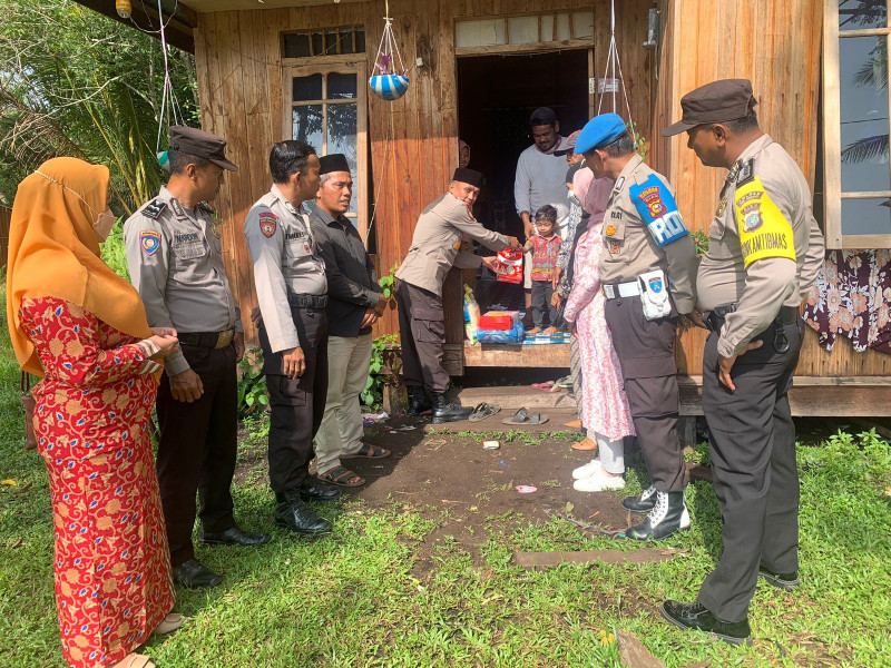 Polsek Merbau Bantu Keluarga Balita Penderita Stunting