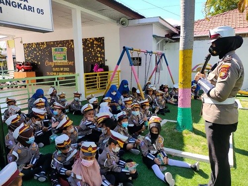 Polsanak Satlantas Polres Dumai, Ajarkan Disiplin Berlalu Lintas Sejak Dini