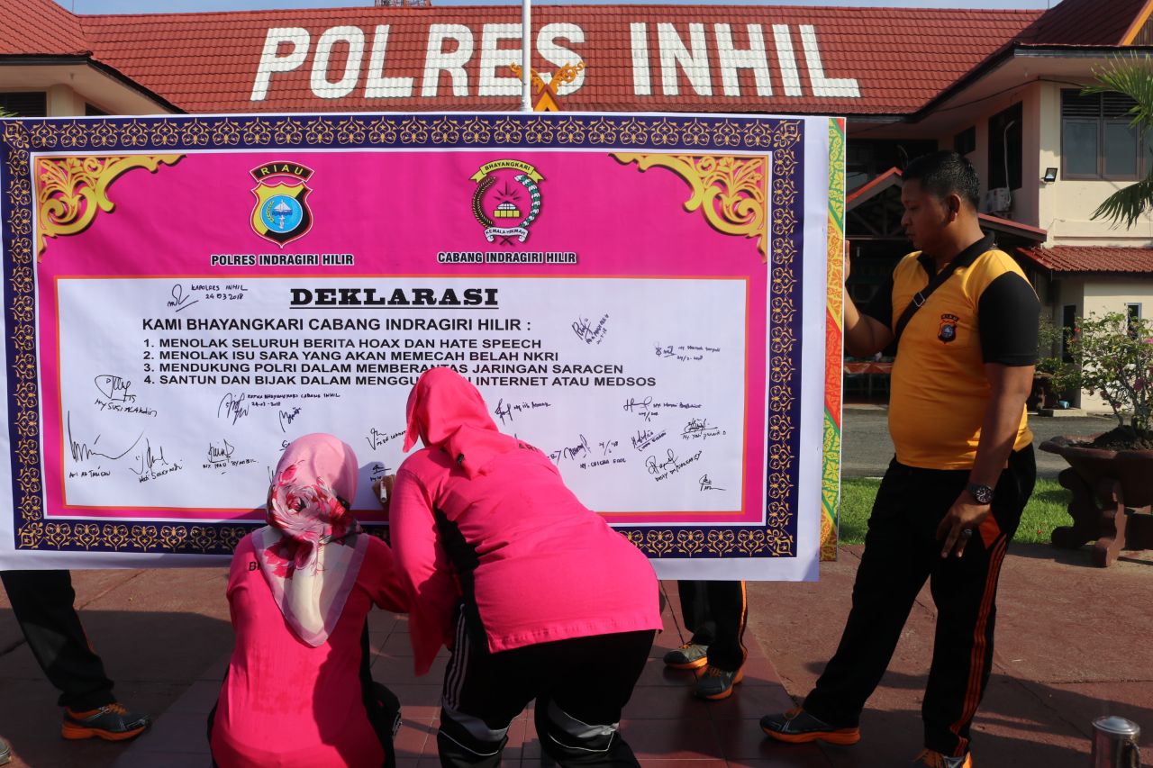 Selain Senam Bersama Juga Dilaksanakan Deklarasi Anti Hoax Dan Hate Speech