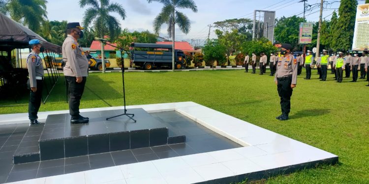 Polres Kampar Gelar Apel Pergeseran Pasukan Pengamanan TPS Pilkades Serentak di Kab. Kampar