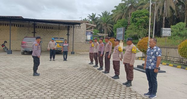 Kapolsek Kerumutan Polres Pelalawan Berikan Arahan Tentang Pentingnya Kedisiplinan