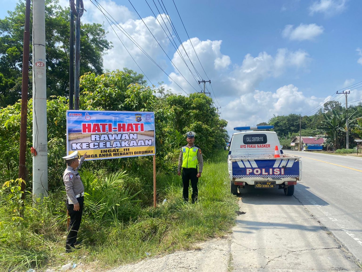 Pasang Spanduk, Unit Lantas Polsek Pangkalan Kuras Imbau Keselamatan Berkendara