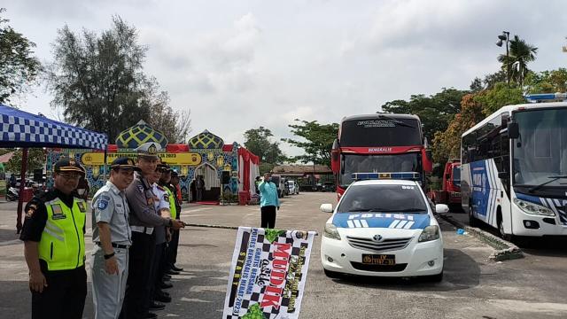 Polres Bengkalis Lepas 98 Peserta Arus Balik Mudik