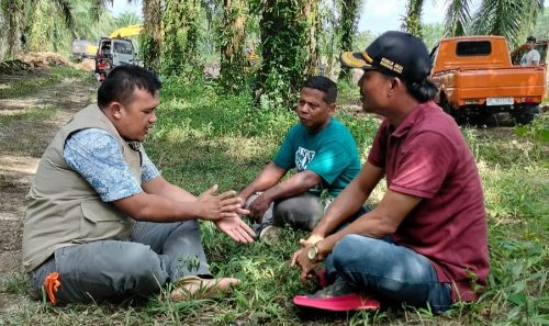 Tampung Keluhan Masyarakat, Polisi RW Sambangi Ketua RW Dan Kades Batang Kumu