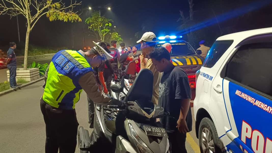 Puluhan Polisi Kelilingi Kota Selatpanjang, Ini yang Dilakukan