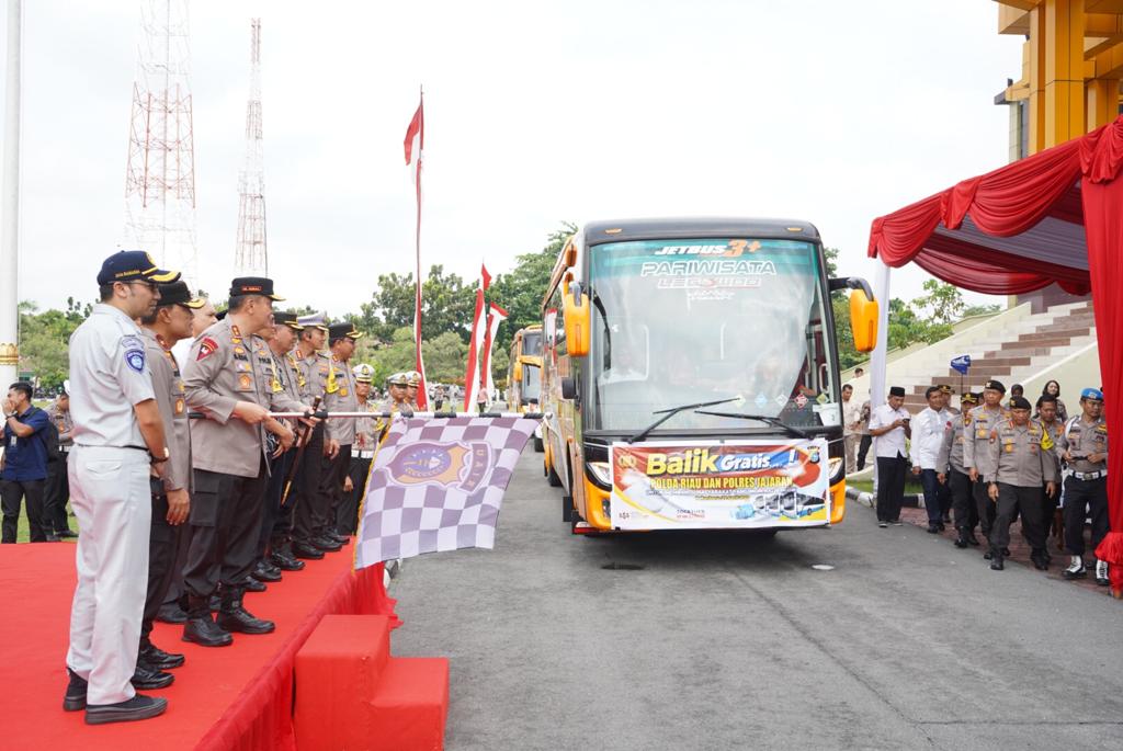 Lepas Mudik Balik, Kapolda Riau : Kita Antar Hingga Ke Daerah Asalnya Kembali