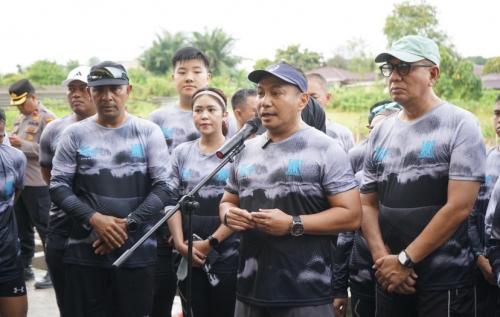 Kapolda Riau Deklarasikan Green Policing Runners, Tanam 100 Pohon Tepi Sungai