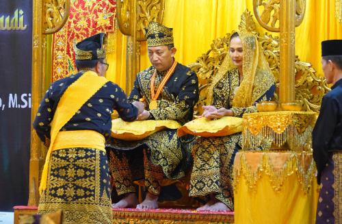 Kapolda dan Gubernur Riau Jadi Saksi di Prosesi Anugerah Adat kepada Kapolri